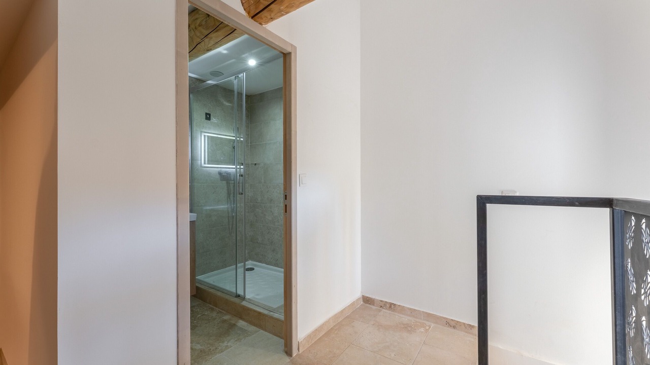 Photo of Bathroom in Robion