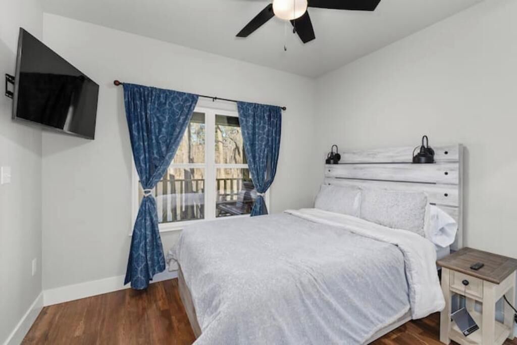 Photo of Bedroom in Karnack