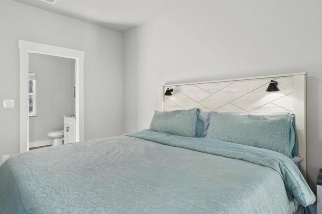 Photo of Bedroom in Karnack