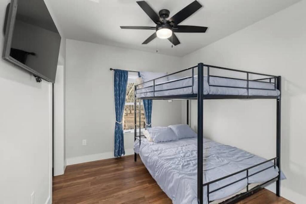 Photo of Bedroom in Karnack