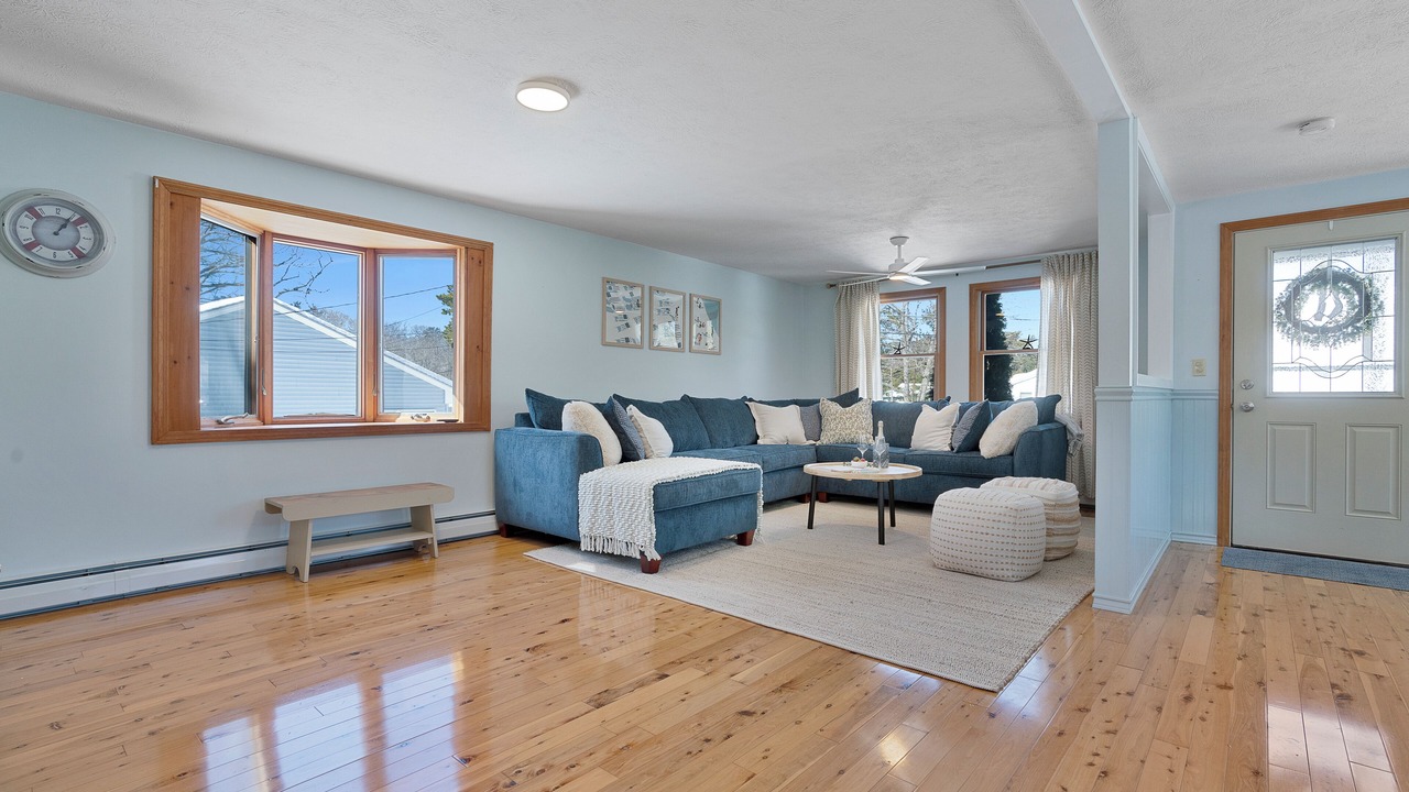 Photo of Livingroom in Camp Ellis