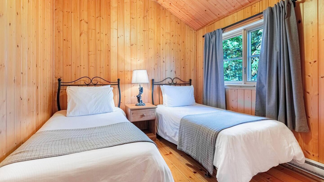 Photo of Bedroom in Fiddler Lake Resort
