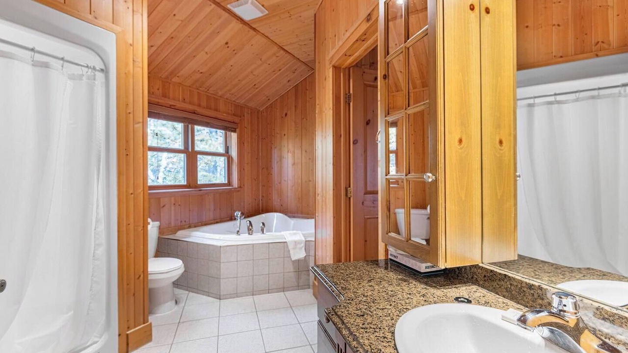 Photo of Bathroom in Fiddler Lake Resort