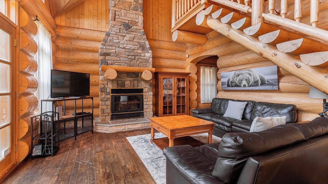 Photo of Livingroom in Fiddler Lake Resort