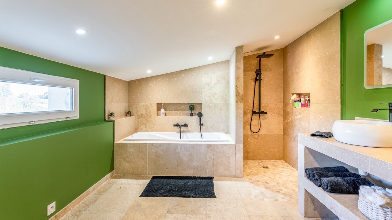 Photo of Bathroom in Camaret-sur-Aigues