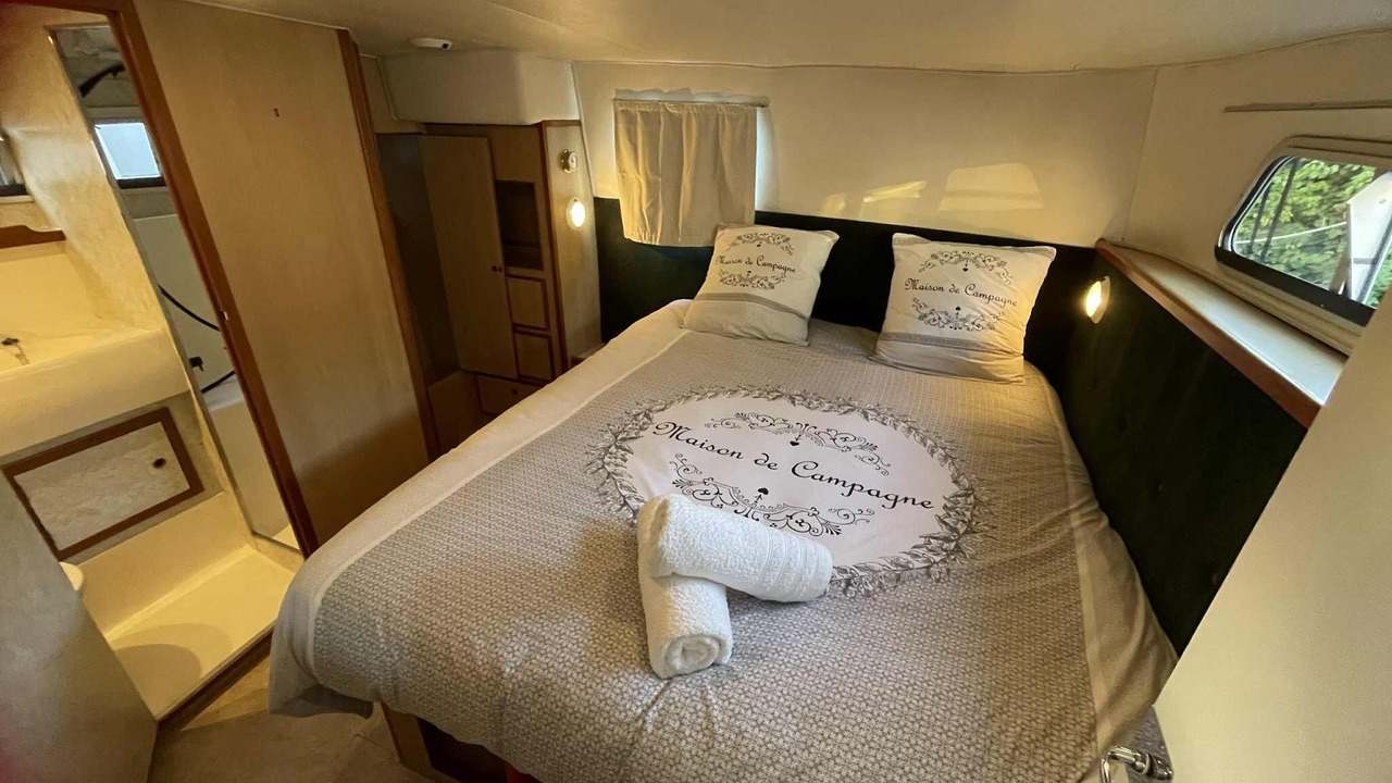 Photo of Bedroom in Nevers