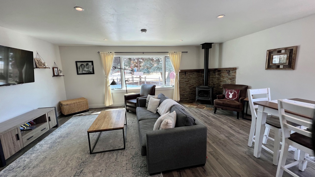 Photo of Livingroom in Eagle