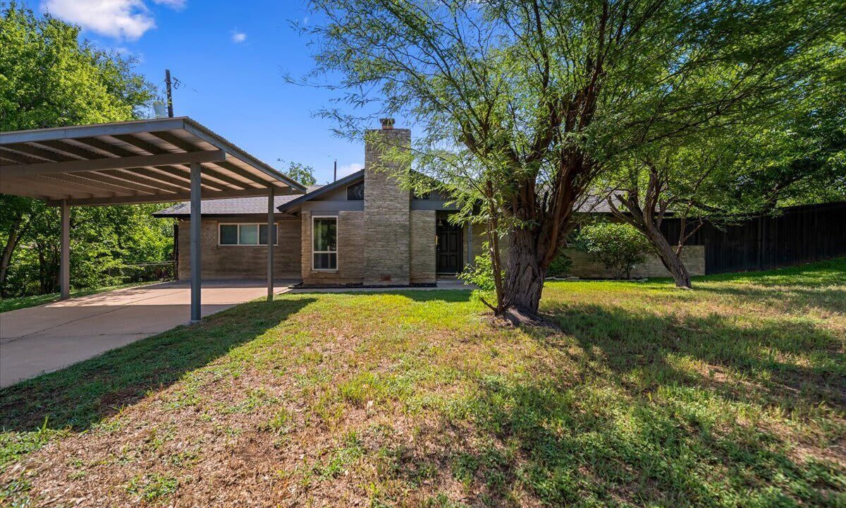 Photo of Outdoor in South Lamar