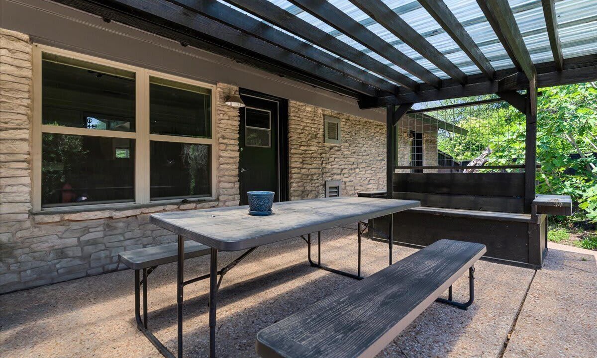 Photo of Outdoor in South Lamar