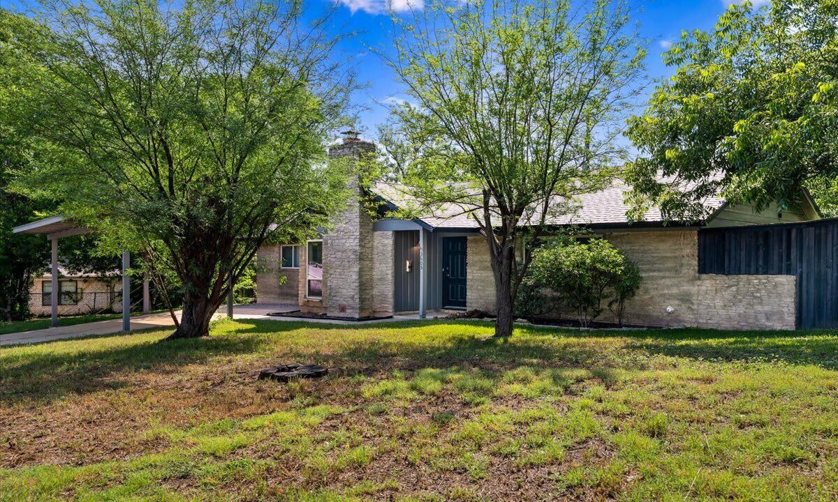 Photo of Outdoor in South Lamar