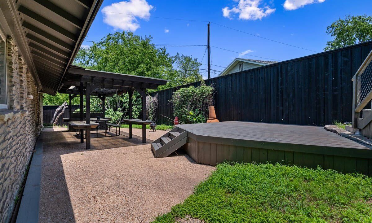 Photo of Outdoor in South Lamar