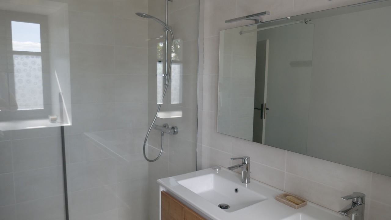 Photo of Bathroom in Cros