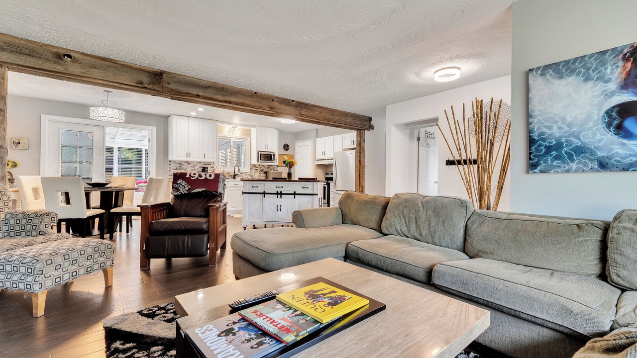 Photo of Livingroom in Campbellford