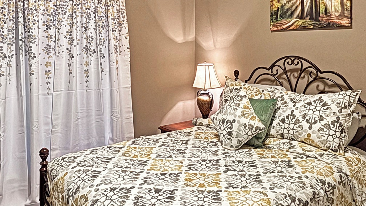 Photo of Bedroom in Red Chute