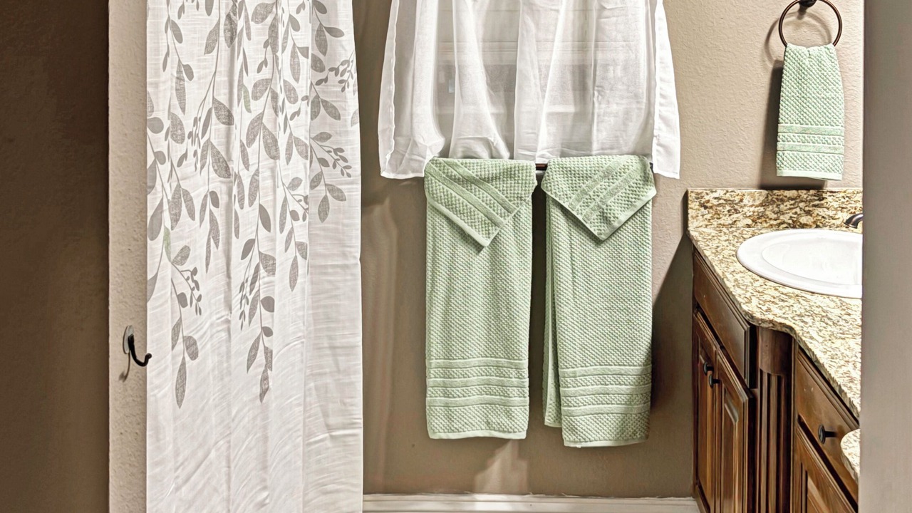 Photo of Bathroom in Red Chute