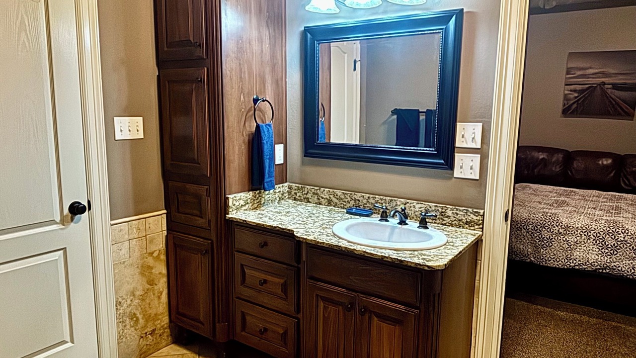 Photo of Bathroom in Red Chute