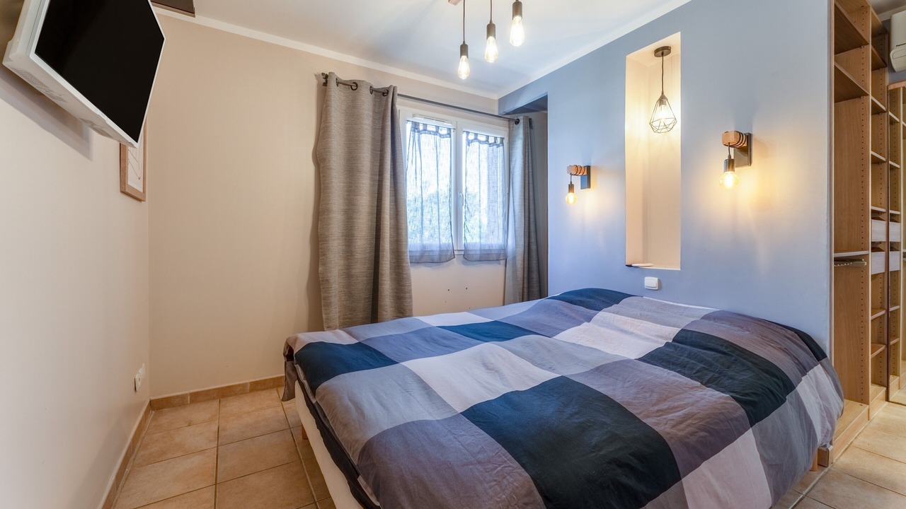 Photo of Bedroom in Mejannes-le-Clap