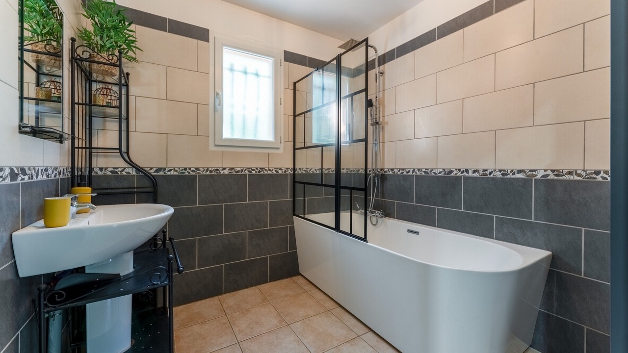 Photo of Bathroom in Mejannes-le-Clap