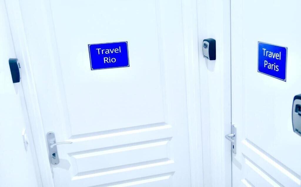 Photo of Others in Sens