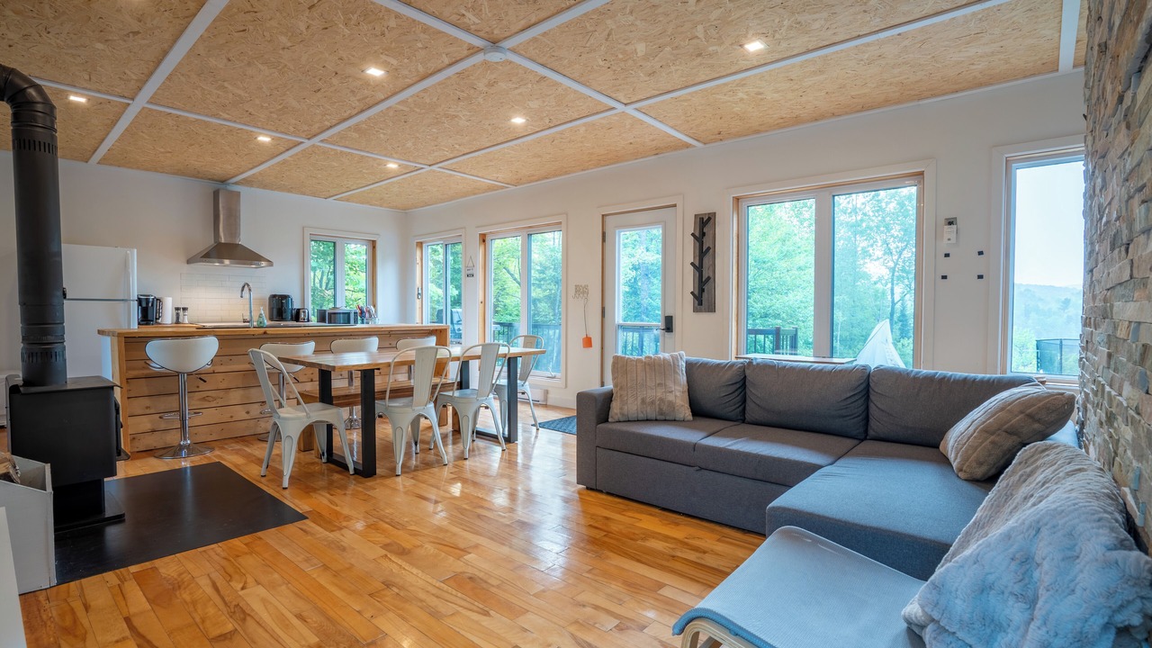 Photo of Livingroom in Notre-Dame-de-Montauban
