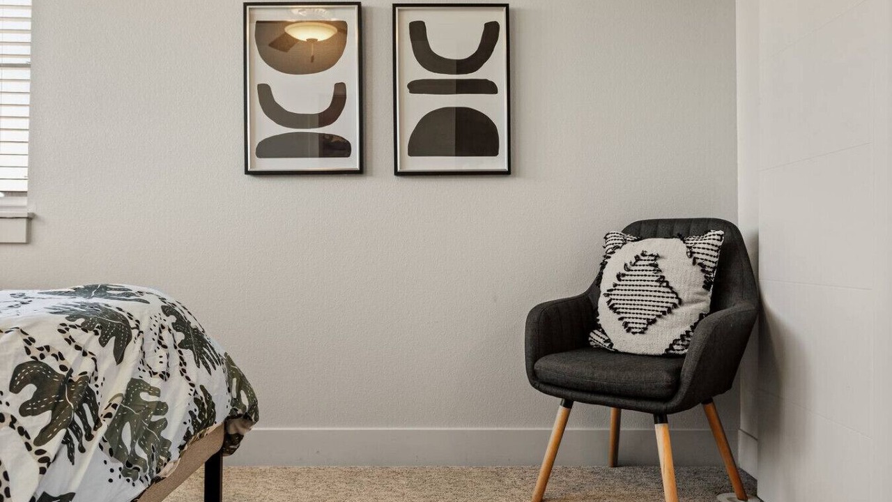 Photo of Bedroom in Old Town North