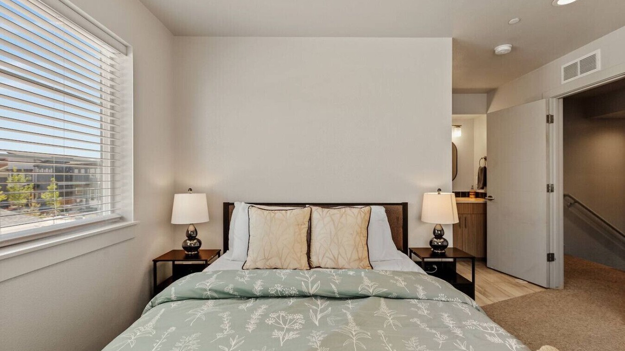 Photo of Bedroom in Old Town North