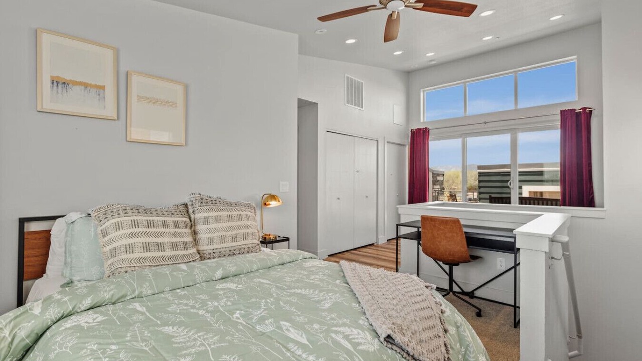 Photo of Bedroom in Old Town North