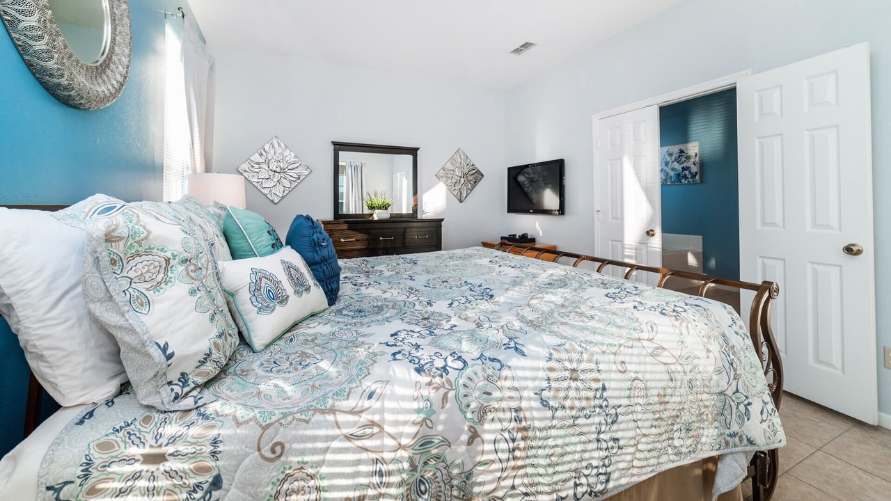 Photo of Bedroom in Windsor Palms