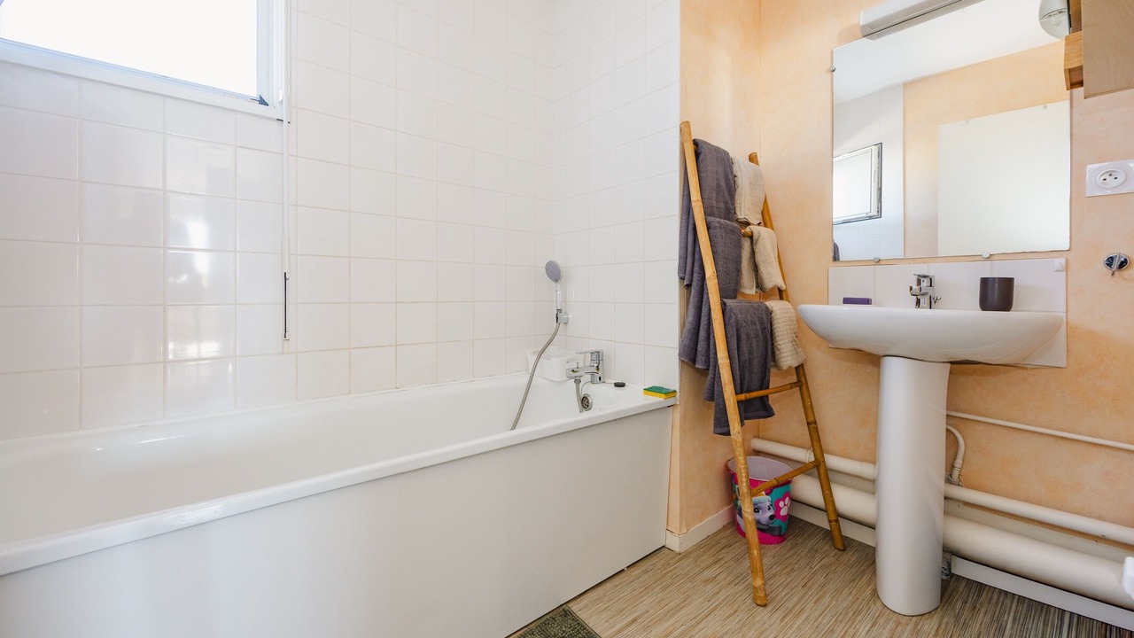 Photo of Bathroom in Saint-Jacques-de-la-Lande