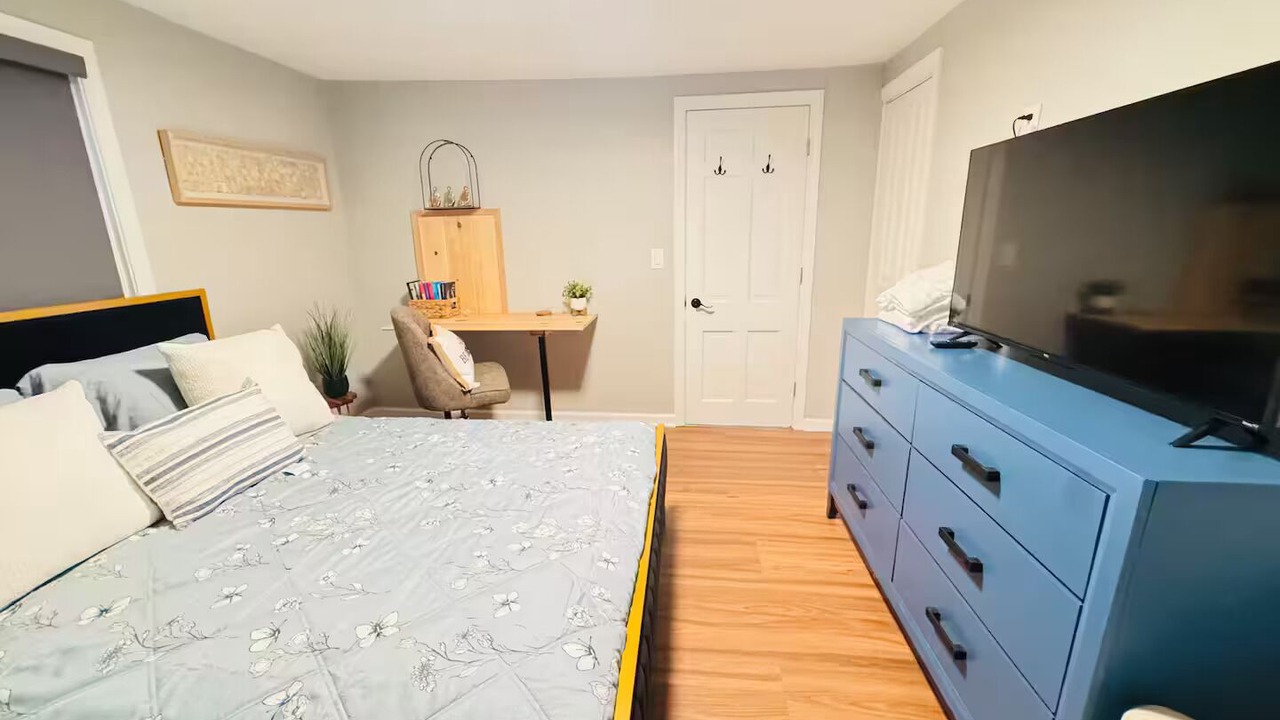 Photo of Bedroom in Clinton