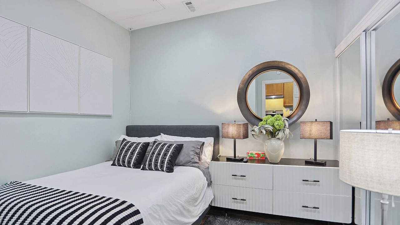 Photo of Bedroom in Old Town Triangle
