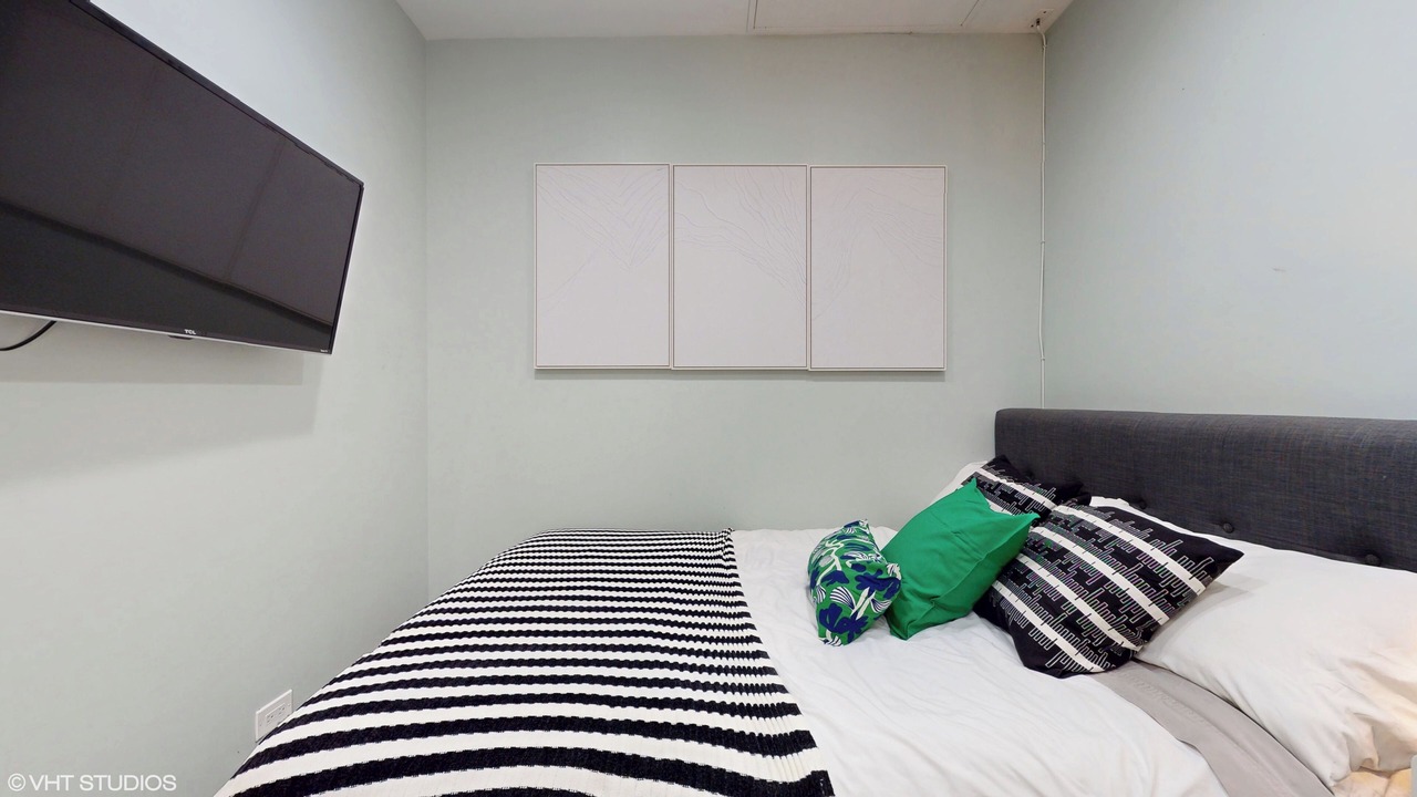 Photo of Bedroom in Old Town Triangle