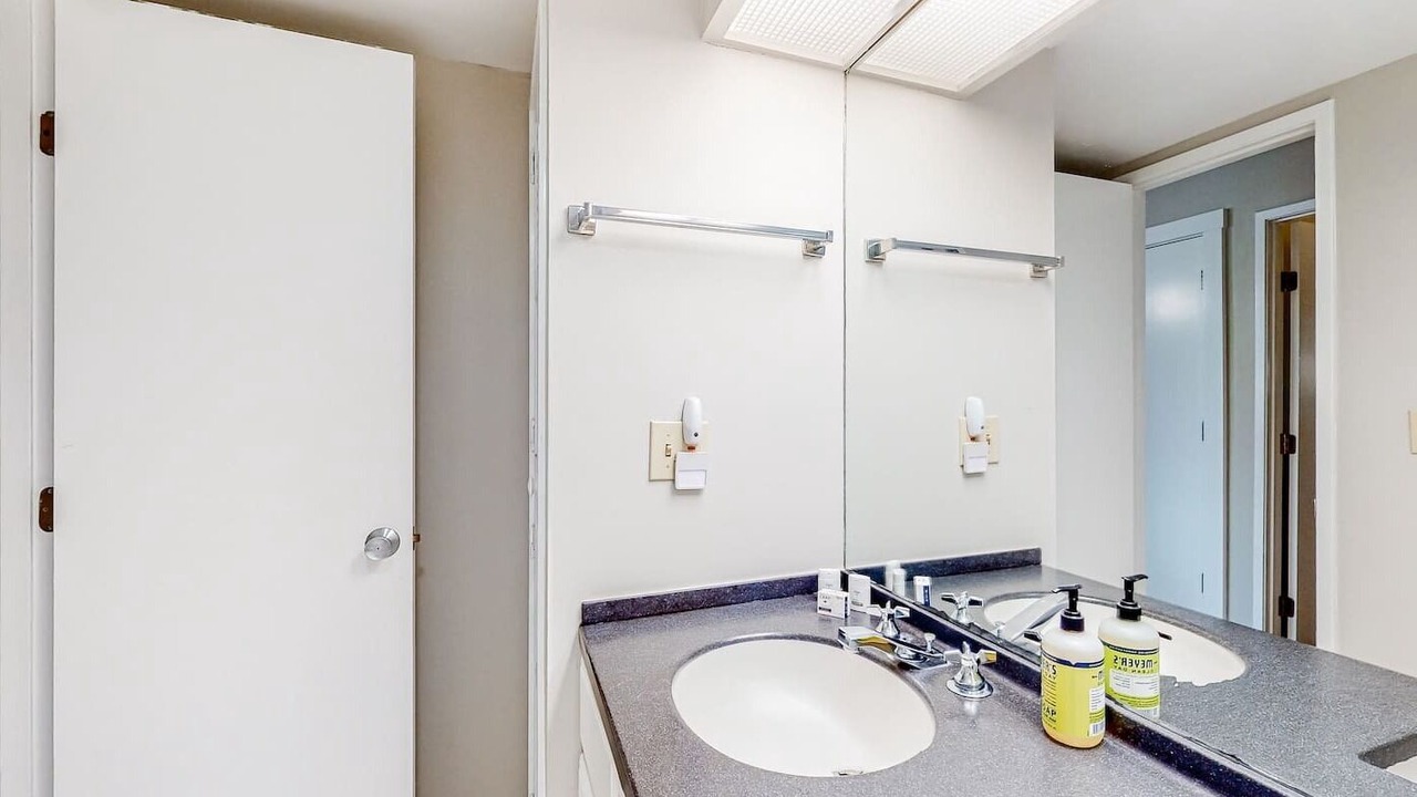 Photo of Bathroom in Warren