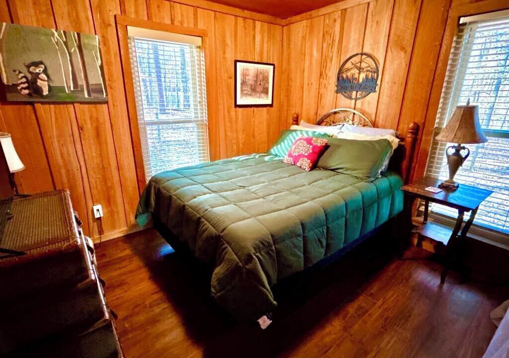 Photo of Bedroom in Counce