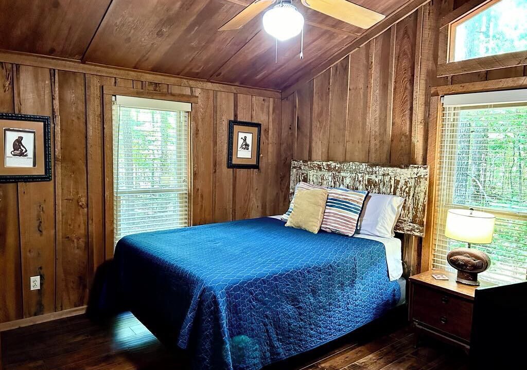 Photo of Bedroom in Counce