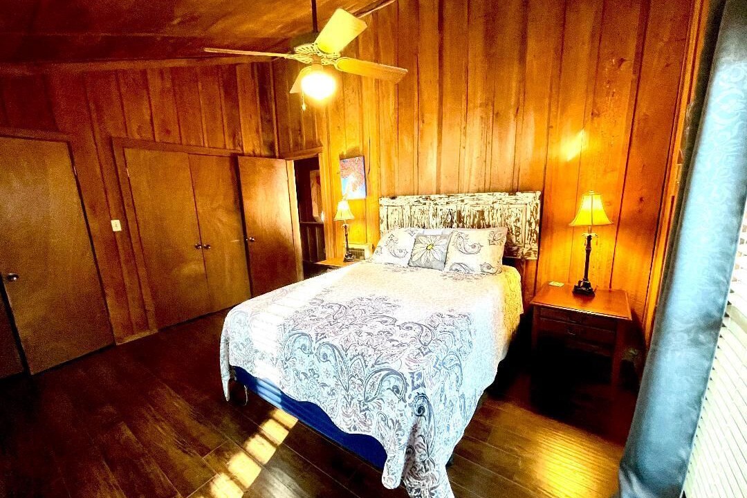 Photo of Bedroom in Counce
