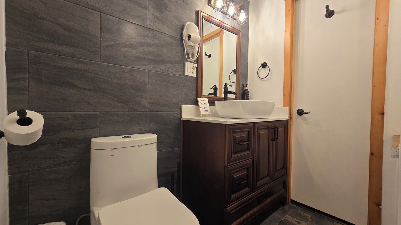 Photo of Bathroom in Armour