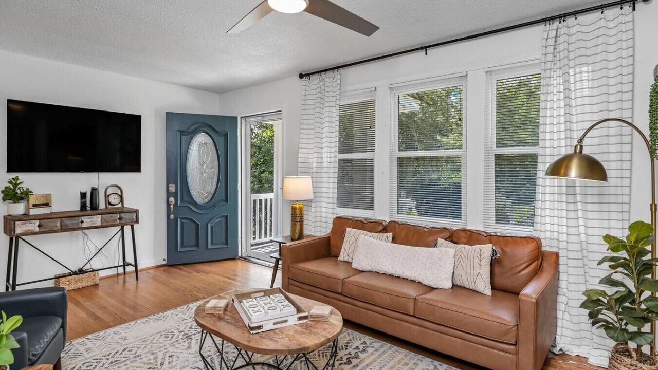 Photo of Livingroom in Earlewood