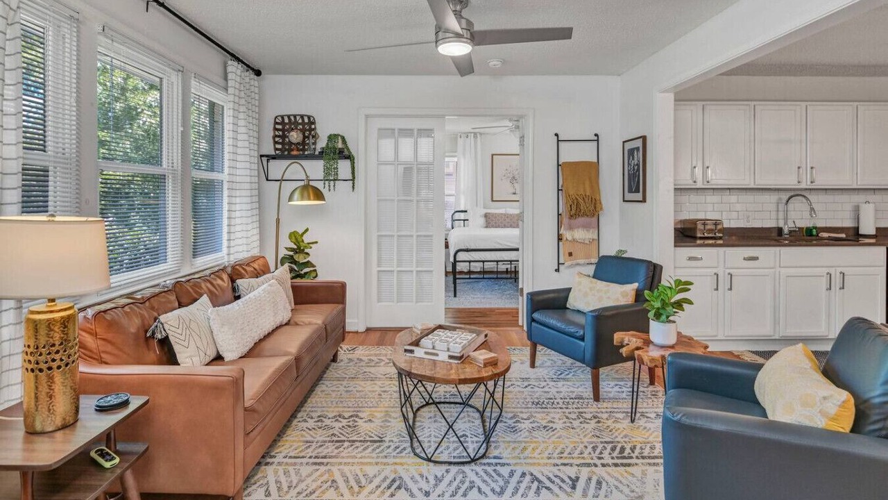 Photo of Livingroom in Earlewood