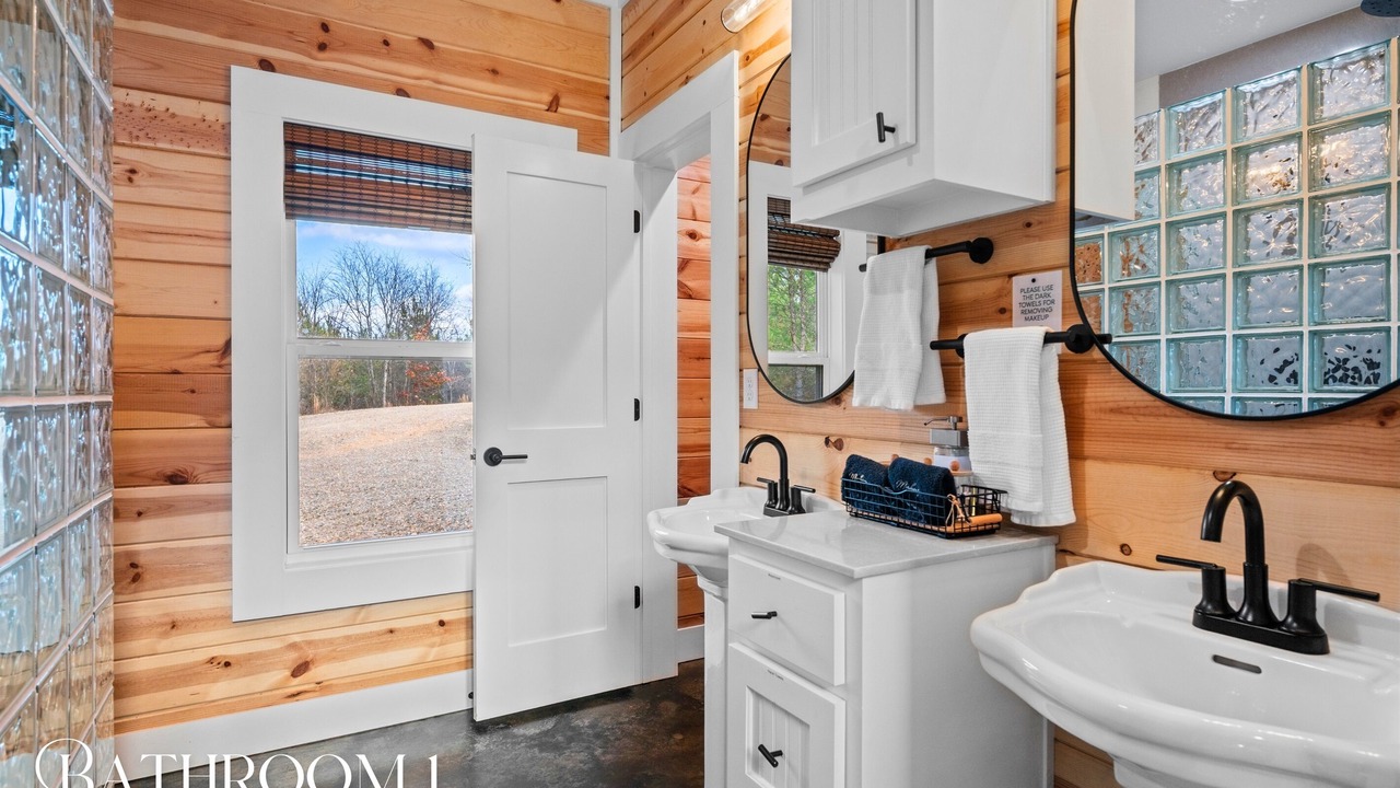Photo of Bathroom in Golden