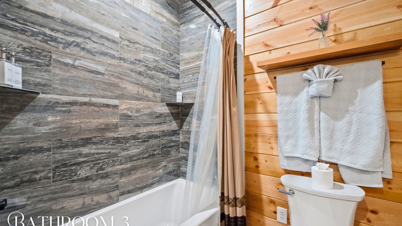 Photo of Bathroom in Golden