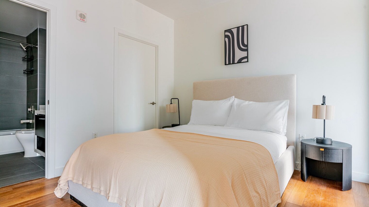 Photo of Bedroom in Navy Yard