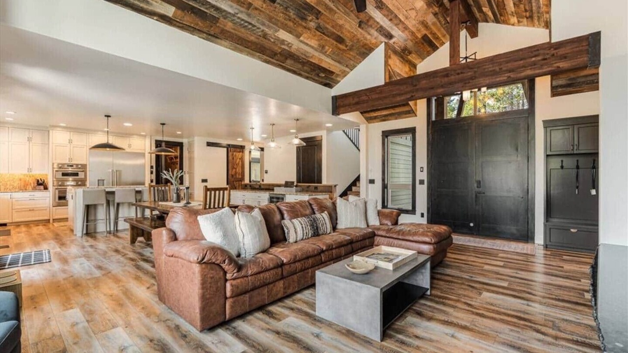 Photo of Livingroom in Sunriver