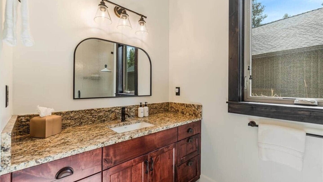 Photo of Bathroom in Sunriver