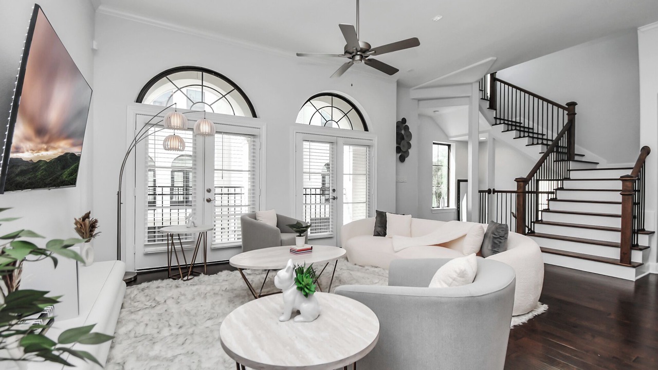 Photo of Livingroom in Woodlake - Briar Meadow