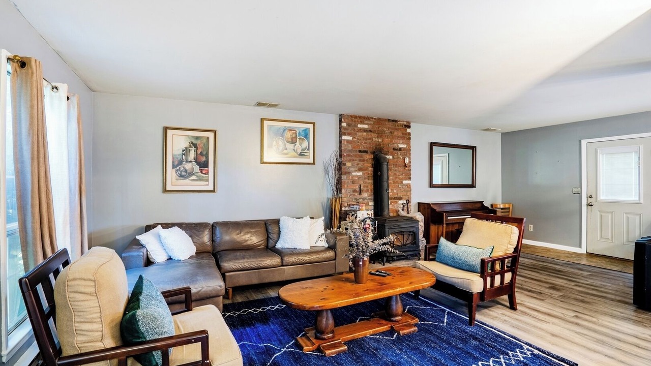 Photo of Livingroom in Wallkill