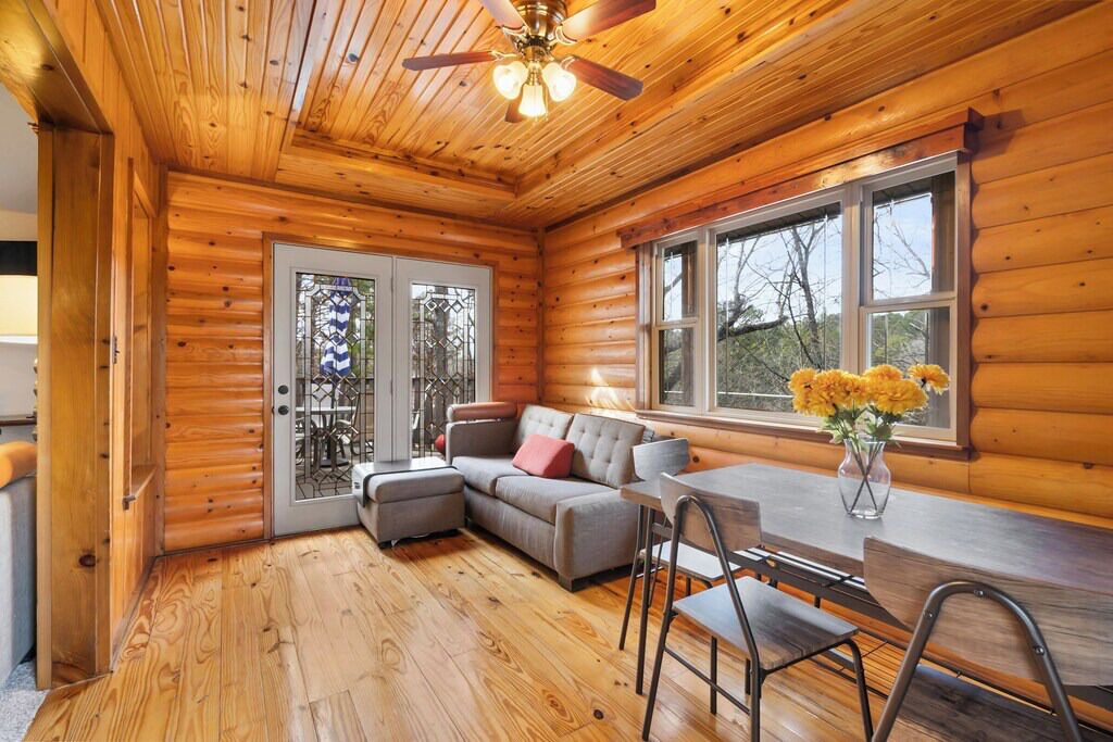 Photo of Livingroom in Kansas