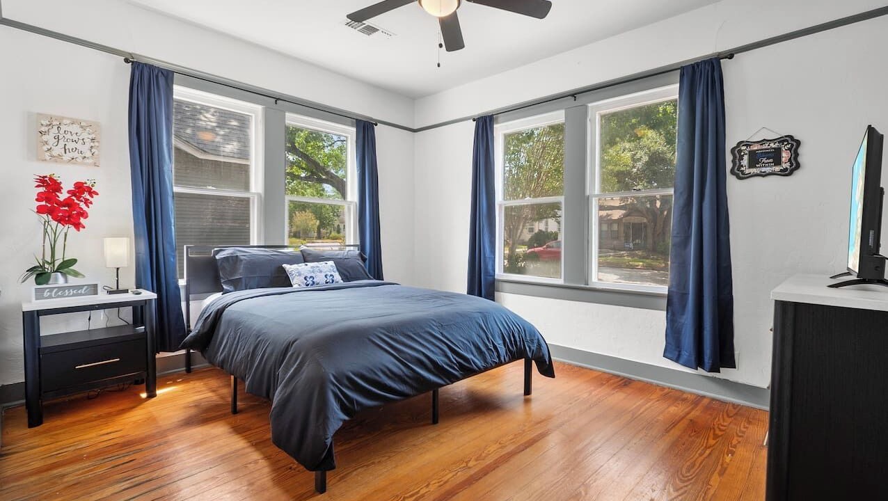 Photo of Bedroom in Highland Park