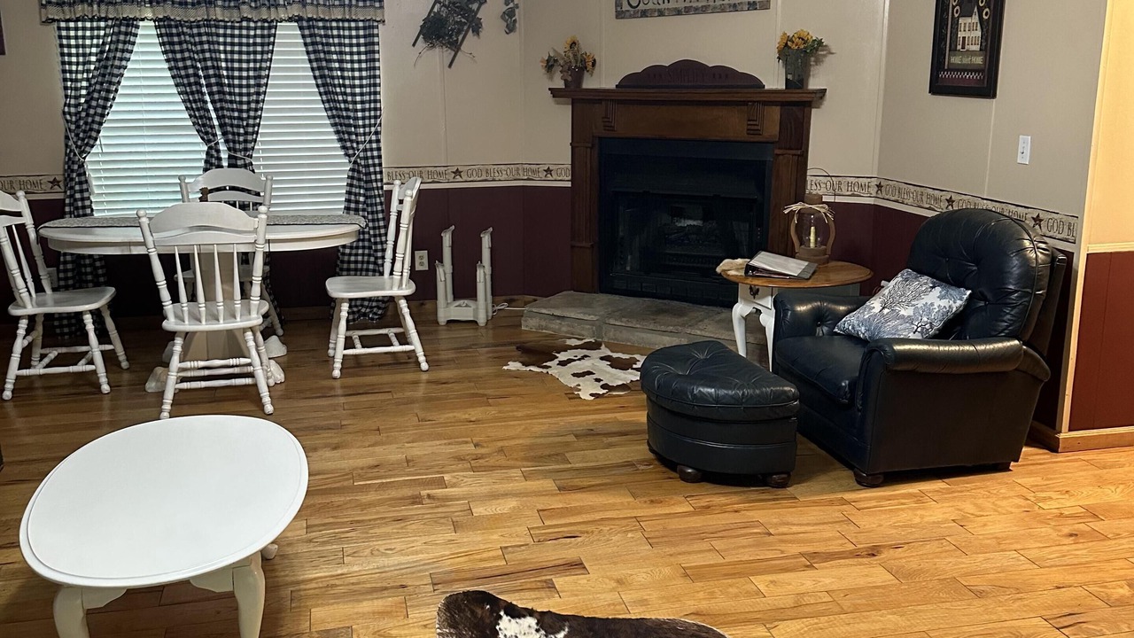 Photo of Livingroom in Pecks Mill