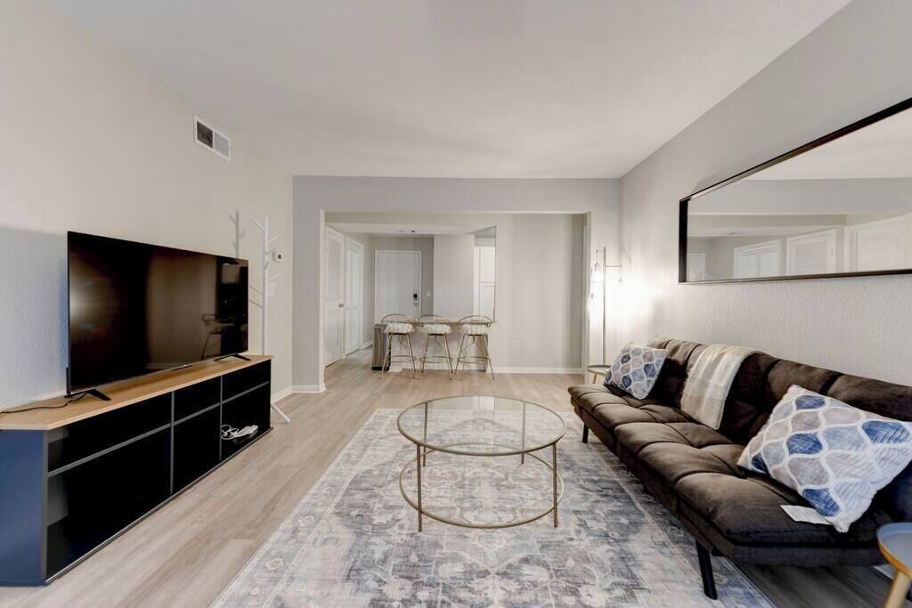Photo of Livingroom in Pleasant Valley